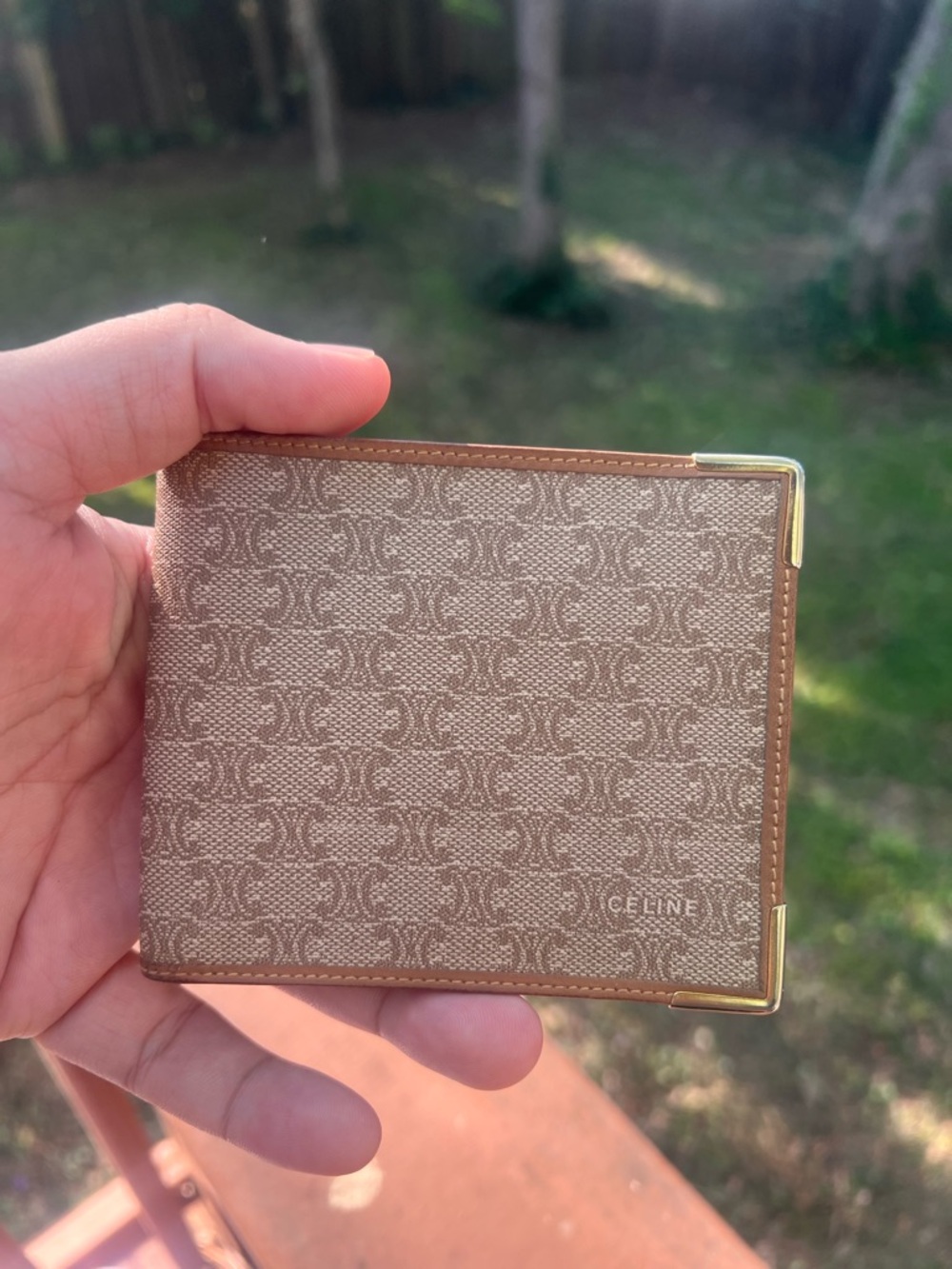 Celine Brown Money Clip Luxurious Leather Accessory - Picture 2 of 5